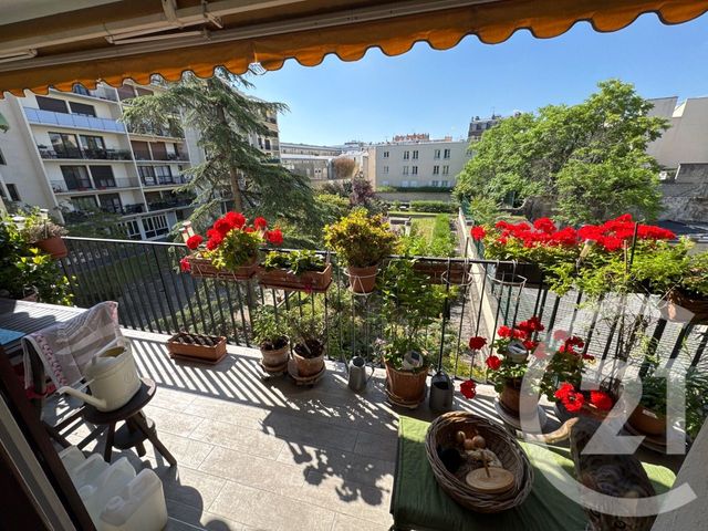 Afficher la photo en grand Appartement F4 à vendre - 4 pièces - 81,19 m2 - St Denis - 93 - ILE-DE-FRANCE