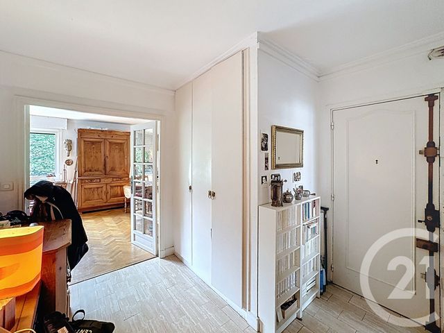 Afficher la photo en grand Appartement F4 à vendre - 4 pièces - 81,19 m2 - St Denis - 93 - ILE-DE-FRANCE