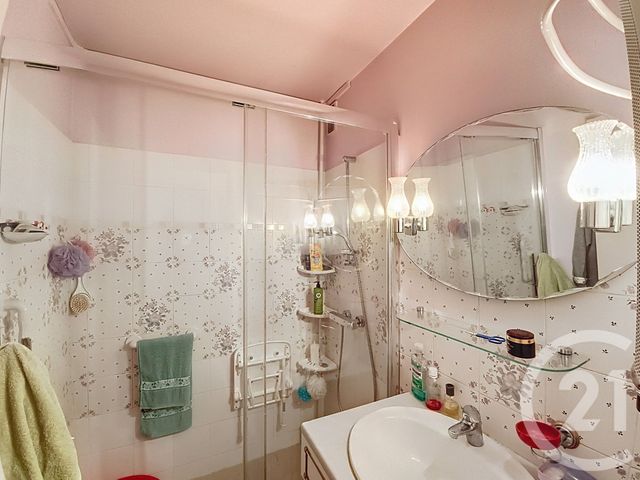 Afficher la photo en grand Appartement F2 à vendre - 2 pièces - 44,44 m2 - St Denis - 93 - ILE-DE-FRANCE