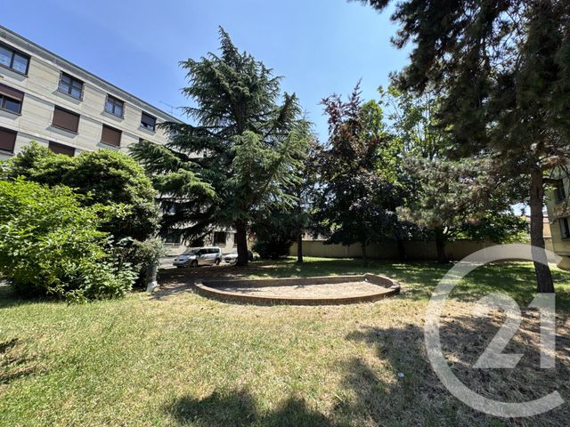 Afficher la photo en grand Appartement F4 à vendre - 4 pièces - 66,16 m2 - Pierrefitte Sur Seine - 93 - ILE-DE-FRANCE