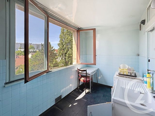 Afficher la photo en grand Appartement F4 à vendre - 4 pièces - 66,16 m2 - Pierrefitte Sur Seine - 93 - ILE-DE-FRANCE