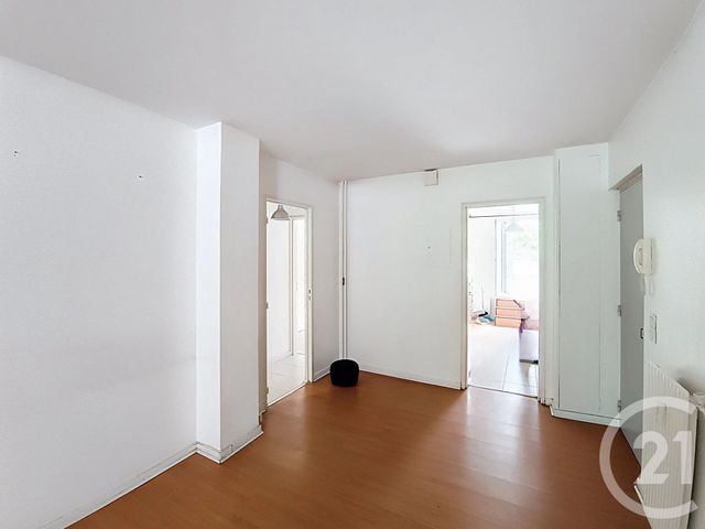 Afficher la photo en grand Appartement F2 à vendre - 2 pièces - 65,99 m2 - St Denis - 93 - ILE-DE-FRANCE