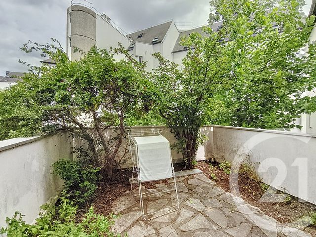 Afficher la photo en grand Appartement F2 à vendre - 2 pièces - 65,99 m2 - St Denis - 93 - ILE-DE-FRANCE