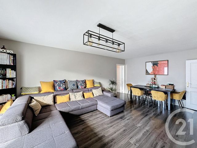 Appartement F4 à vendre - 4 pièces - 80,44 m2 - St Denis - 93 - ILE-DE-FRANCE