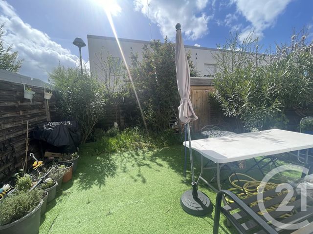Afficher la photo en grand Appartement Duplex à vendre - 4 pièces - 81,50 m2 - St Denis - 93 - ILE-DE-FRANCE