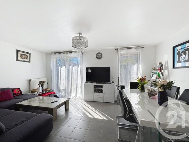 Afficher la photo en grand Appartement Duplex à vendre - 4 pièces - 81,50 m2 - St Denis - 93 - ILE-DE-FRANCE