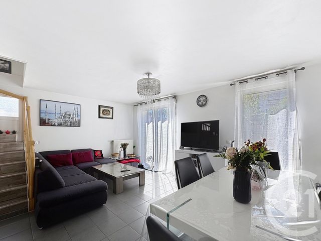Afficher la photo en grand Appartement Duplex à vendre - 4 pièces - 81,50 m2 - St Denis - 93 - ILE-DE-FRANCE