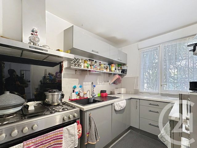 Afficher la photo en grand Appartement Duplex à vendre - 4 pièces - 81,50 m2 - St Denis - 93 - ILE-DE-FRANCE