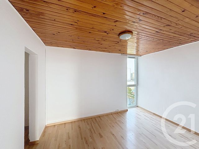 Afficher la photo en grand Appartement F3 à vendre - 3 pièces - 55,73 m2 - St Denis - 93 - ILE-DE-FRANCE