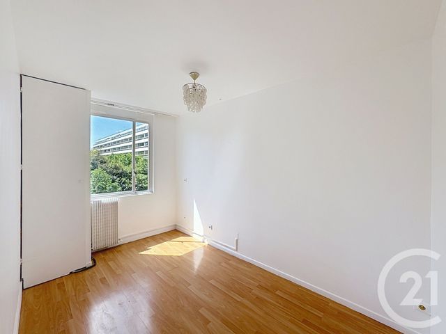 Afficher la photo en grand Appartement F2 à vendre - 2 pièces - 38,40 m2 - St Denis - 93 - ILE-DE-FRANCE
