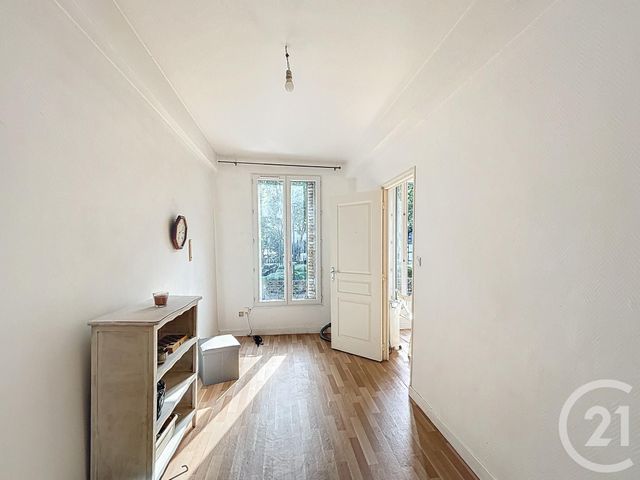 Afficher la photo en grand Appartement F2 à vendre - 2 pièces - 29,79 m2 - St Denis - 93 - ILE-DE-FRANCE