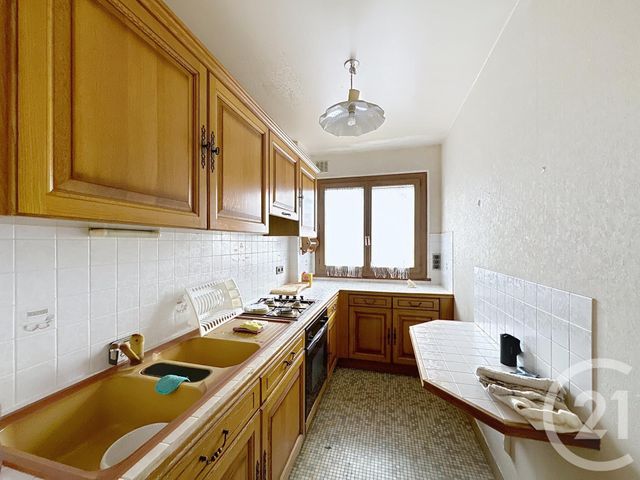 Afficher la photo en grand Appartement F4 à vendre - 4 pièces - 72,55 m2 - St Denis - 93 - ILE-DE-FRANCE