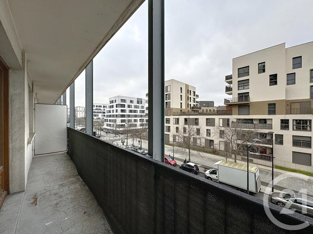 Afficher la photo en grand Appartement F4 à vendre - 4 pièces - 72,55 m2 - St Denis - 93 - ILE-DE-FRANCE