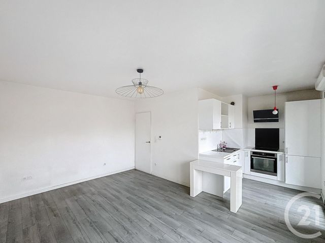 Appartement F3 à vendre - 3 pièces - 60,90 m2 - St Denis - 93 - ILE-DE-FRANCE