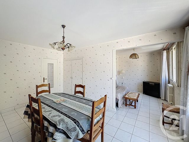 Afficher la photo en grand Appartement F4 à vendre - 4 pièces - 66,97 m2 - St Denis - 93 - ILE-DE-FRANCE