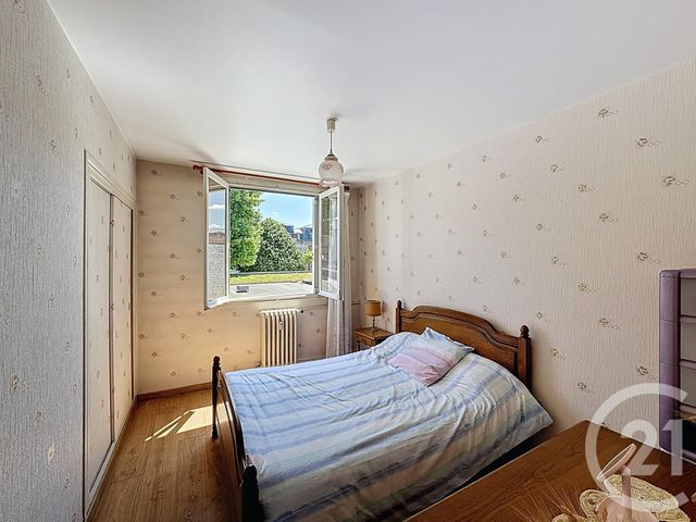 Afficher la photo en grand Appartement F4 à vendre - 4 pièces - 66,97 m2 - St Denis - 93 - ILE-DE-FRANCE