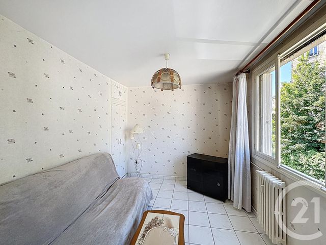 Afficher la photo en grand Appartement F4 à vendre - 4 pièces - 66,97 m2 - St Denis - 93 - ILE-DE-FRANCE