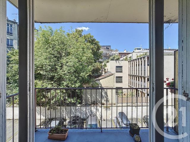 Afficher la photo en grand Appartement F4 à vendre - 4 pièces - 66,97 m2 - St Denis - 93 - ILE-DE-FRANCE