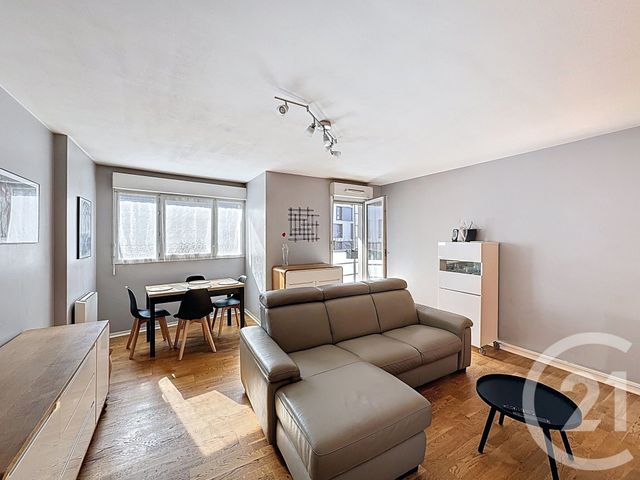 Appartement F4 à vendre - 4 pièces - 75,91 m2 - St Denis - 93 - ILE-DE-FRANCE