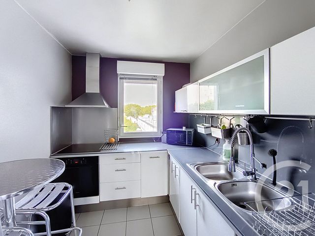 Afficher la photo en grand Appartement F4 à vendre - 4 pièces - 75,91 m2 - St Denis - 93 - ILE-DE-FRANCE