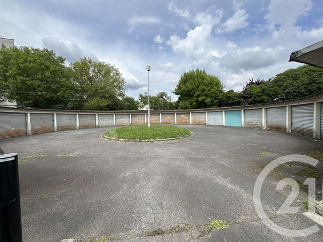 Parking à vendre - 14 m2 - St Denis - 93 - ILE-DE-FRANCE