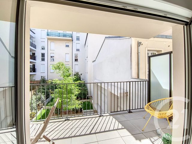 Afficher la photo en grand Appartement F3 à vendre - 3 pièces - 63,88 m2 - St Denis - 93 - ILE-DE-FRANCE