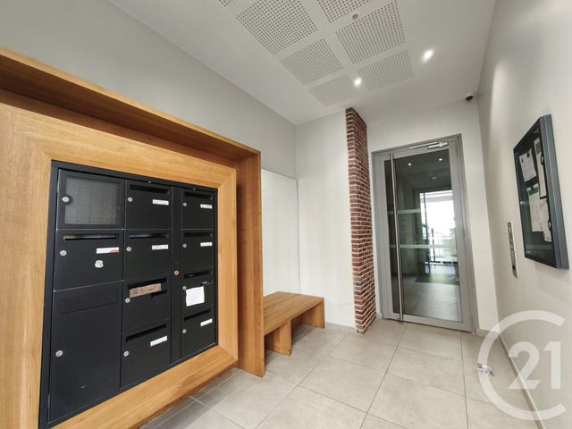 Afficher la photo en grand Appartement F3 à vendre - 3 pièces - 63,88 m2 - St Denis - 93 - ILE-DE-FRANCE