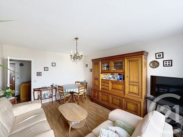 Afficher la photo en grand Appartement F3 à vendre - 3 pièces - 65,04 m2 - St Denis - 93 - ILE-DE-FRANCE