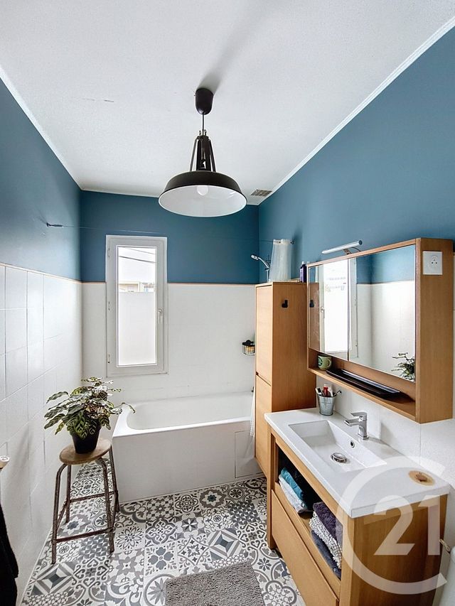 Afficher la photo en grand Maison à vendre - 4 pièces - 93,82 m2 - St Denis - 93 - ILE-DE-FRANCE