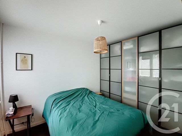 Afficher la photo en grand Appartement F3 à vendre - 3 pièces - 58,25 m2 - St Denis - 93 - ILE-DE-FRANCE