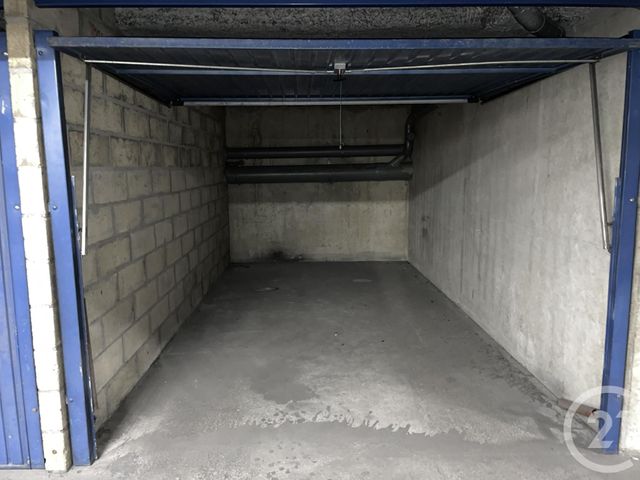 Afficher la photo en grand Parking à louer - 12 m2 - St Denis - 93 - ILE-DE-FRANCE