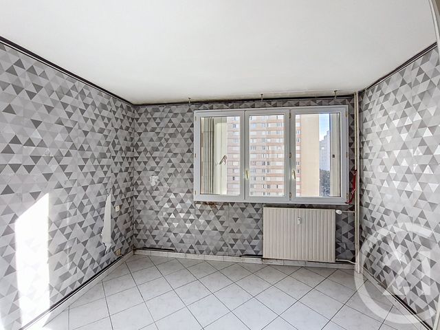 Afficher la photo en grand Appartement F5 à vendre - 5 pièces - 96,78 m2 - St Denis - 93 - ILE-DE-FRANCE