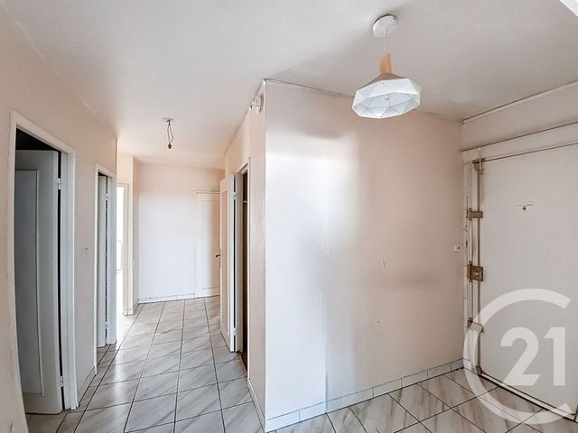 Afficher la photo en grand Appartement F5 à vendre - 5 pièces - 96,78 m2 - St Denis - 93 - ILE-DE-FRANCE