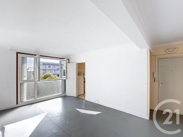 Afficher la photo en grand Appartement F4 à vendre - 4 pièces - 69,08 m2 - St Denis - 93 - ILE-DE-FRANCE