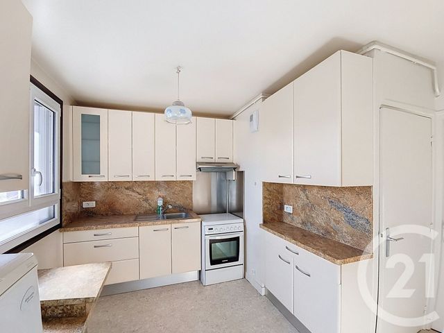 Afficher la photo en grand Appartement F4 à vendre - 4 pièces - 69,08 m2 - St Denis - 93 - ILE-DE-FRANCE