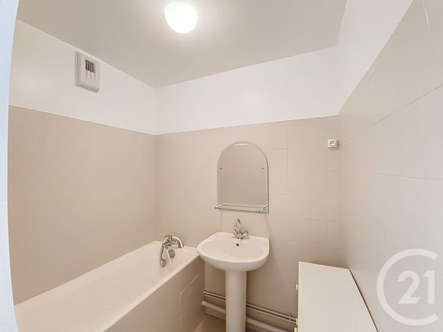Afficher la photo en grand Appartement F4 à vendre - 4 pièces - 69,08 m2 - St Denis - 93 - ILE-DE-FRANCE