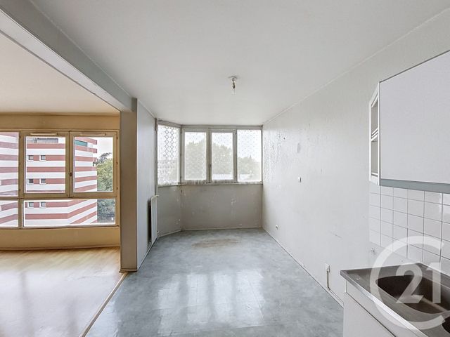 Afficher la photo en grand Appartement F2 à vendre - 2 pièces - 52,38 m2 - St Denis - 93 - ILE-DE-FRANCE
