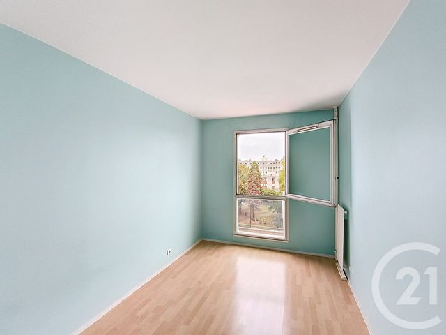 Afficher la photo en grand Appartement F2 à vendre - 2 pièces - 52,38 m2 - St Denis - 93 - ILE-DE-FRANCE