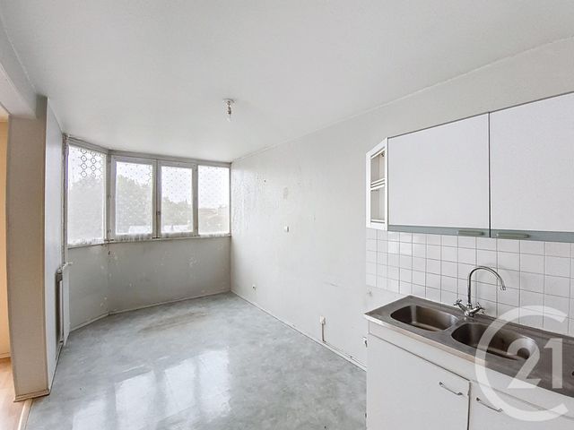 Afficher la photo en grand Appartement F2 à vendre - 2 pièces - 52,38 m2 - St Denis - 93 - ILE-DE-FRANCE