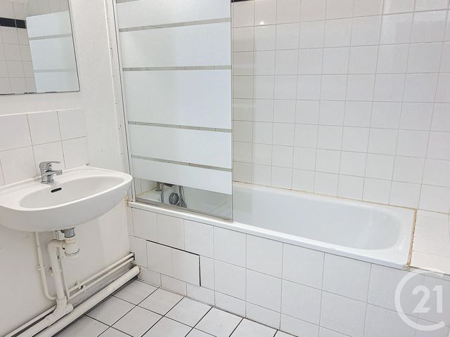 Afficher la photo en grand Appartement F2 à louer - 2 pièces - 50,85 m2 - St Denis - 93 - ILE-DE-FRANCE