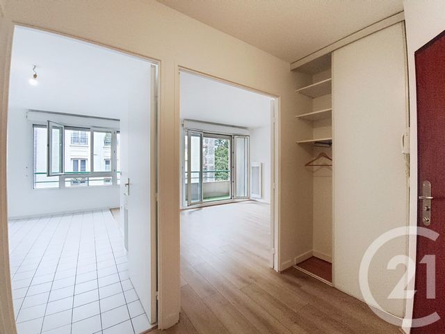 Afficher la photo en grand Appartement F2 à louer - 2 pièces - 50,85 m2 - St Denis - 93 - ILE-DE-FRANCE
